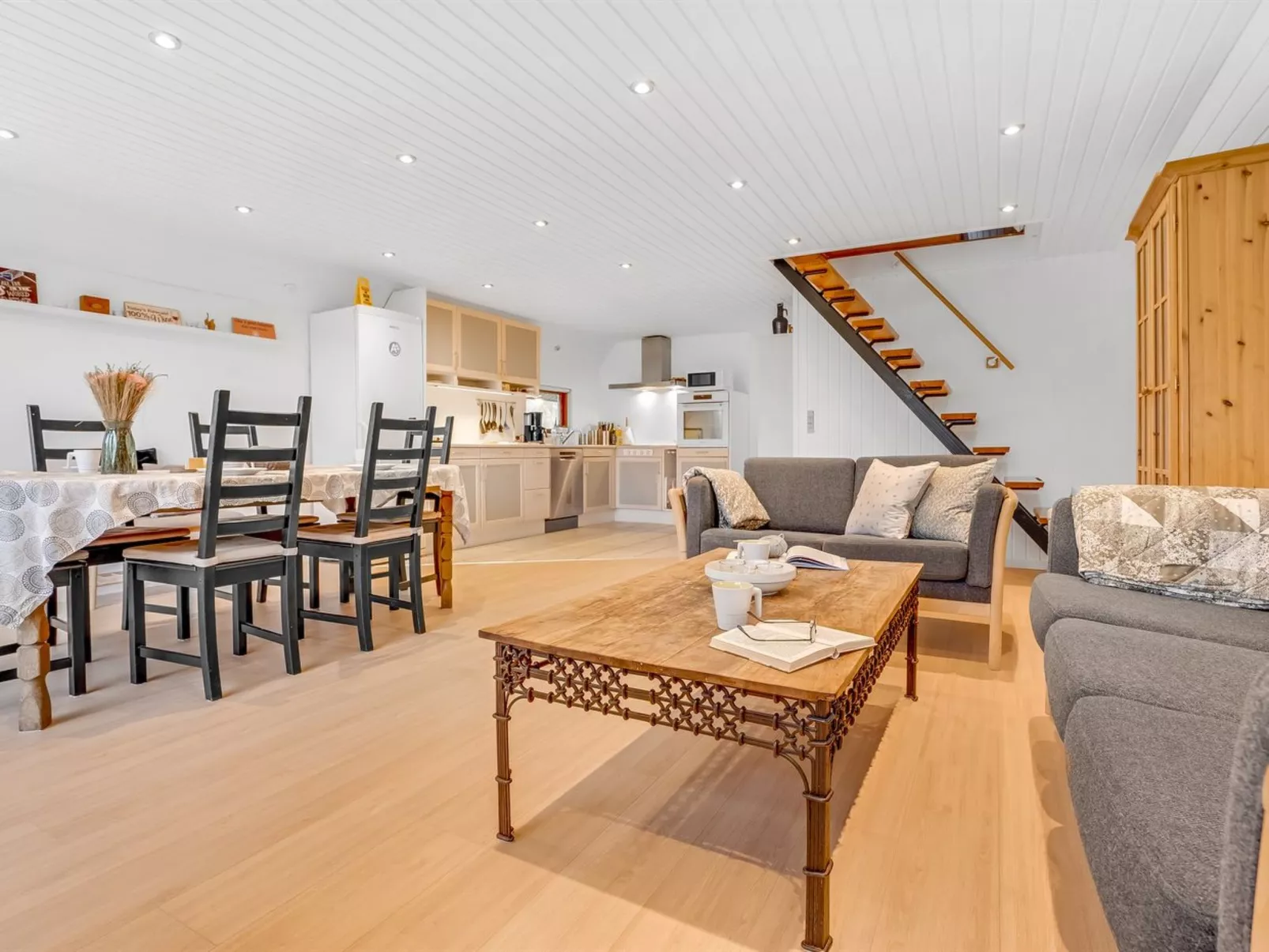 "Fredger" - 450m from the sea-Binnen