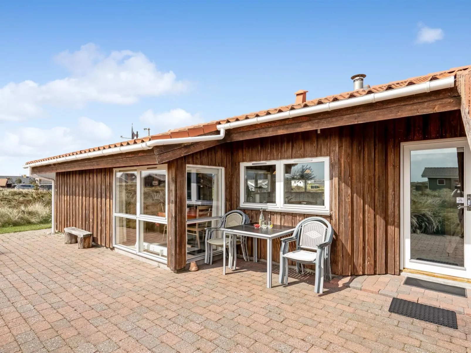 "Hughe" - 200m from the sea-Buiten