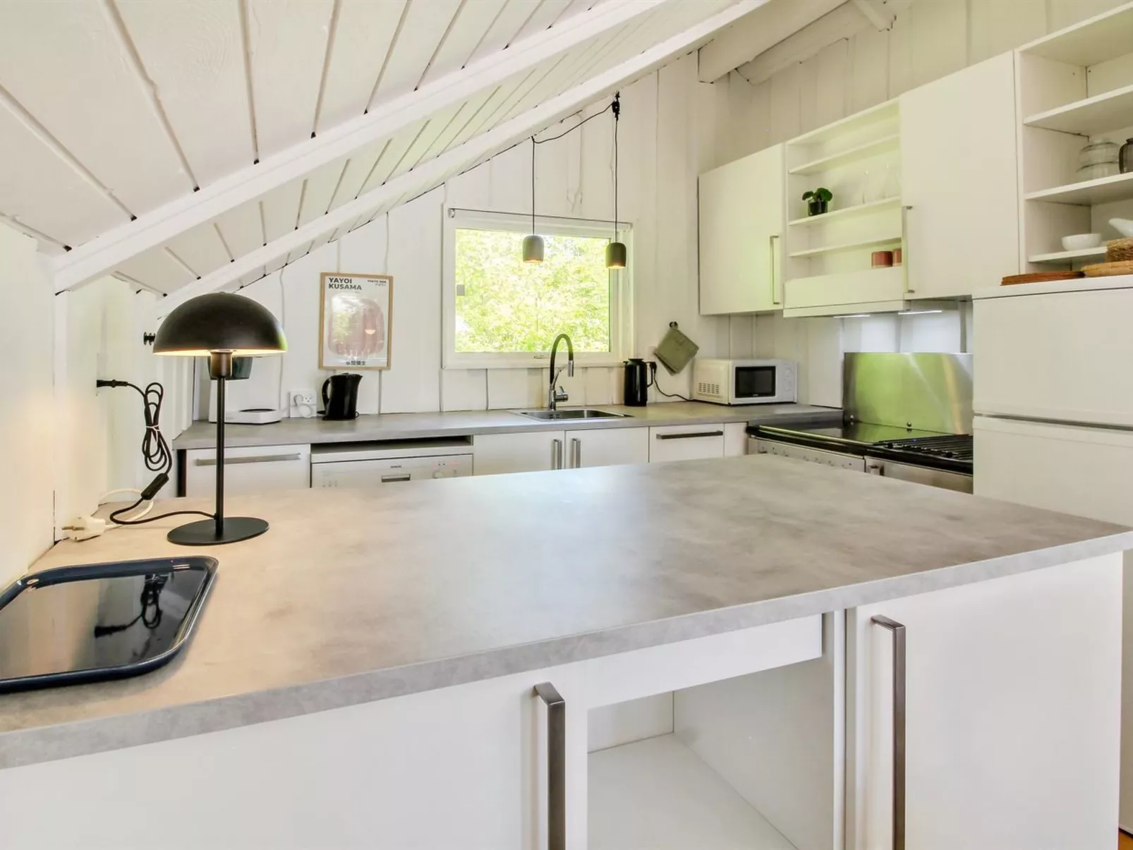 "Jaakob" - 30km from the sea-Binnen