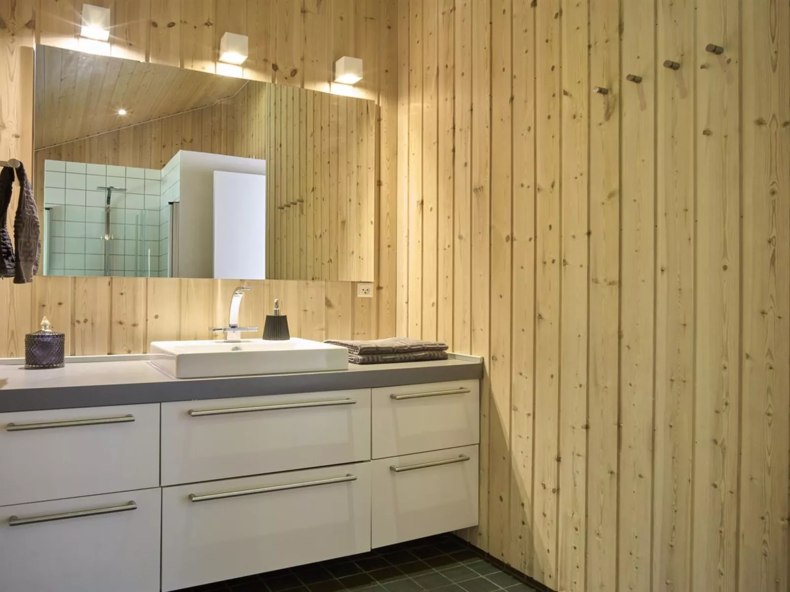 "Rudolf" - 400m from the sea-Binnen