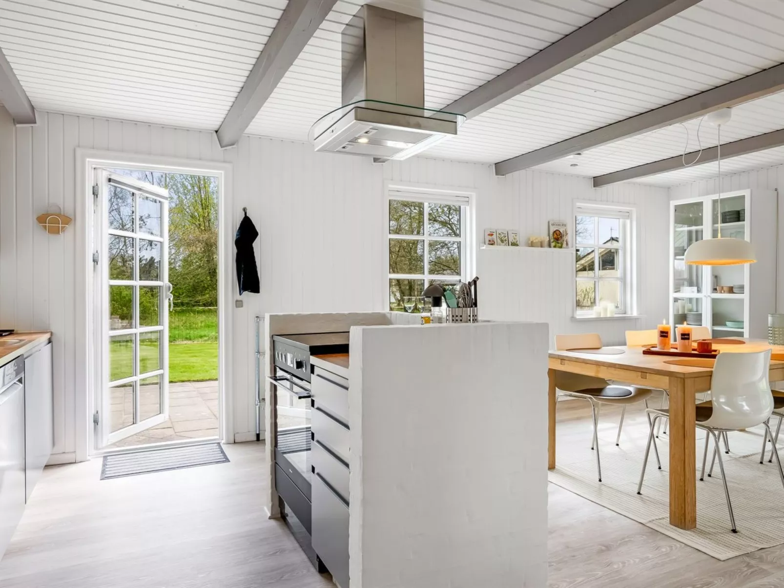 "Hinrich" - 750m from the sea-Binnen