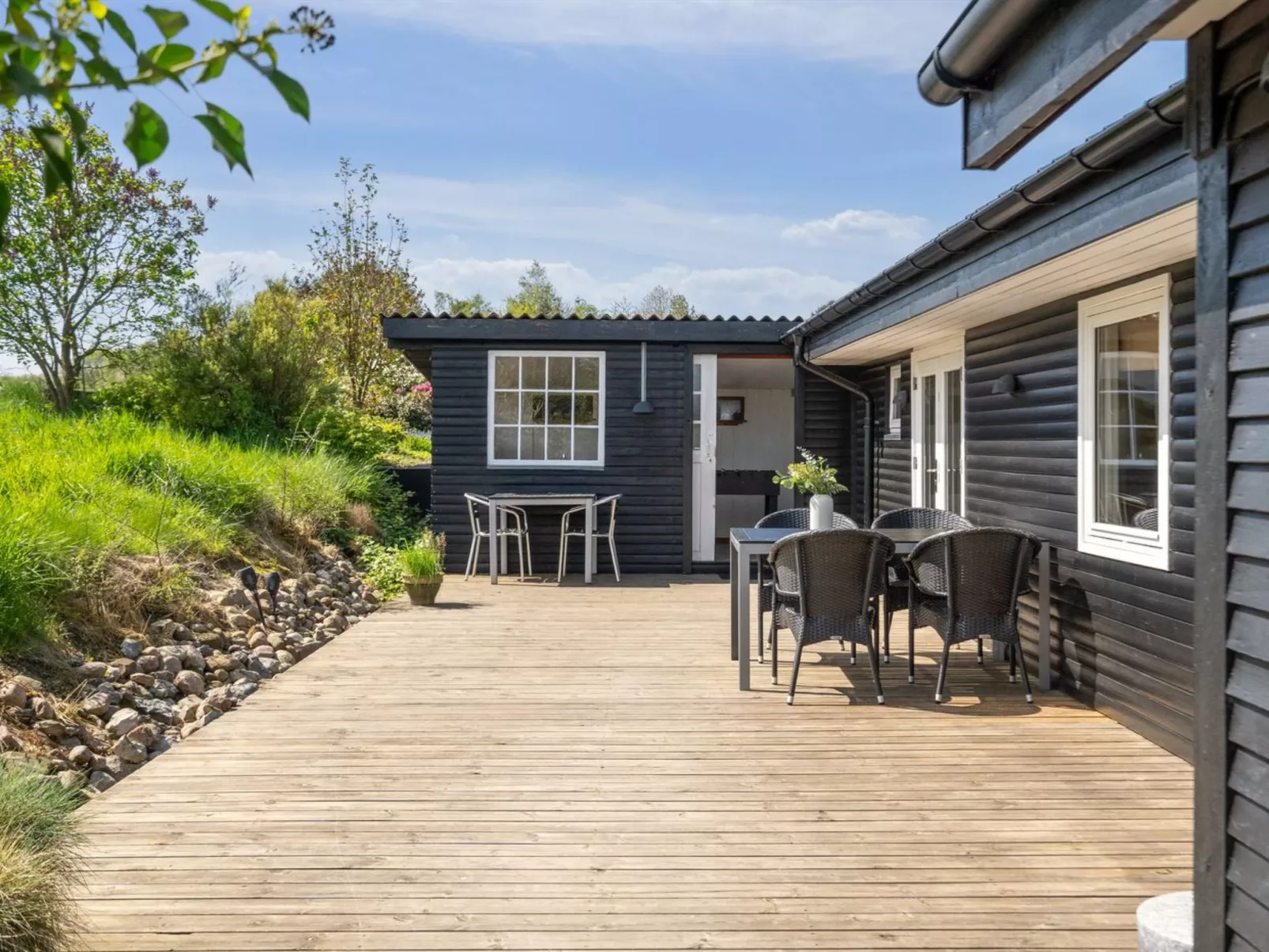 "Sölvy" - 300m from the sea-Buiten