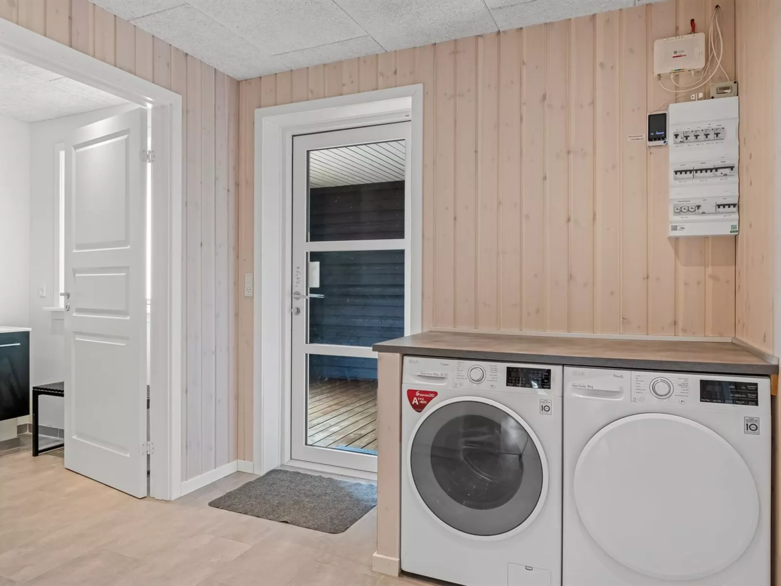 "Emeli" - 400m from the sea-Binnen