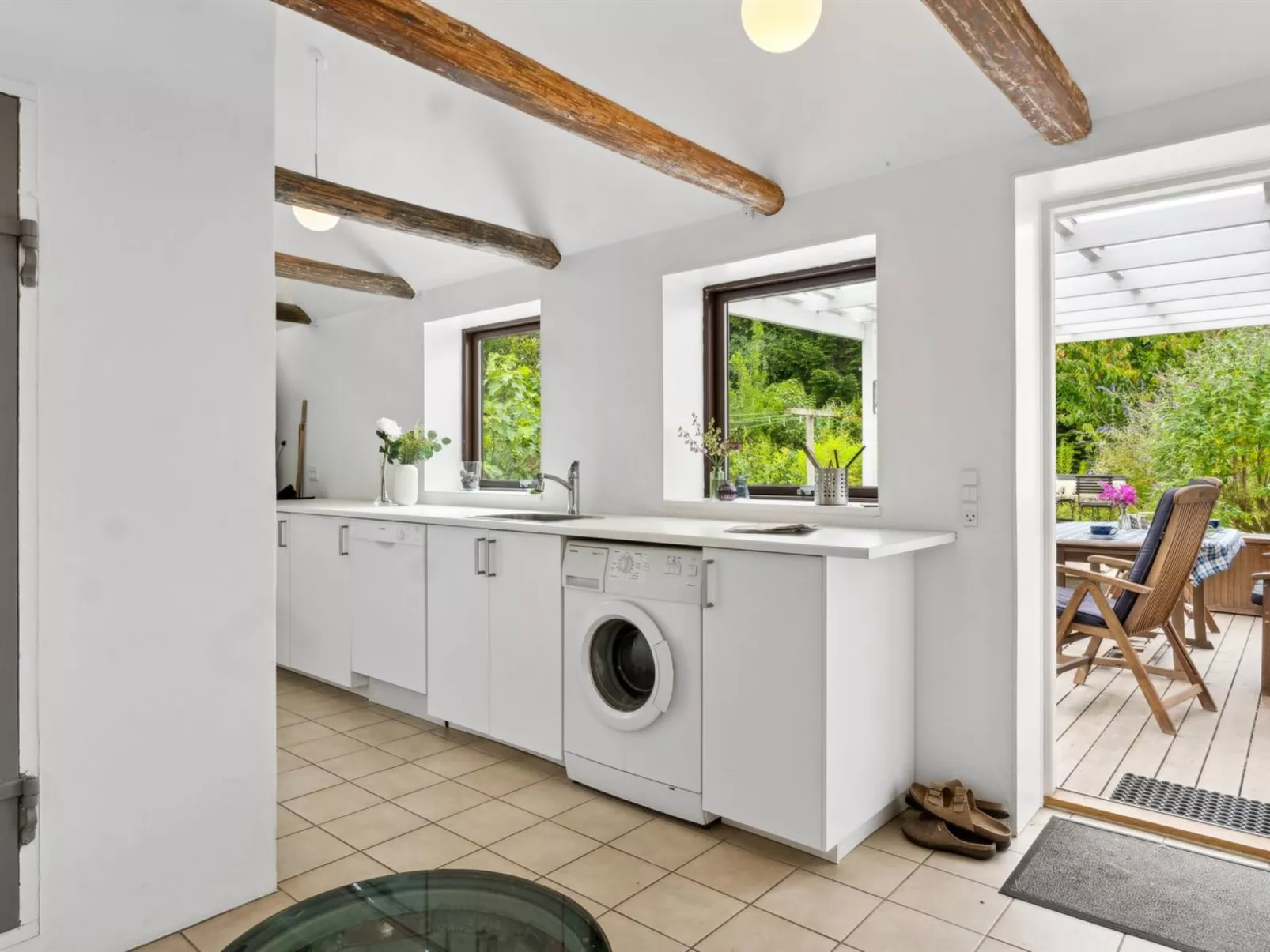 "Keyla" - 2.3km from the sea-Binnen