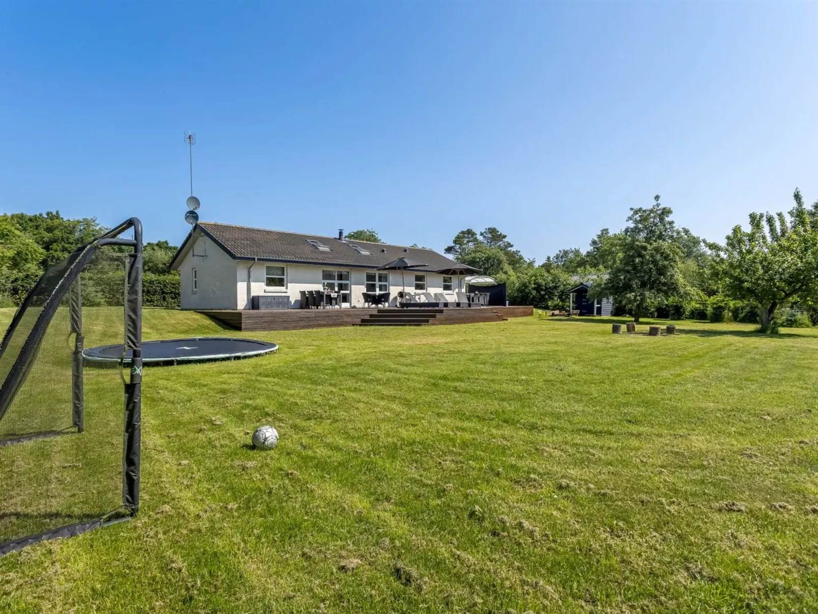 "Laulu" - 200m from the sea-Buiten