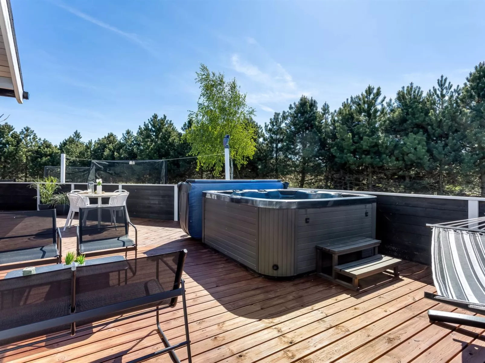 "Amdi" - 1.3km from the sea-Buiten