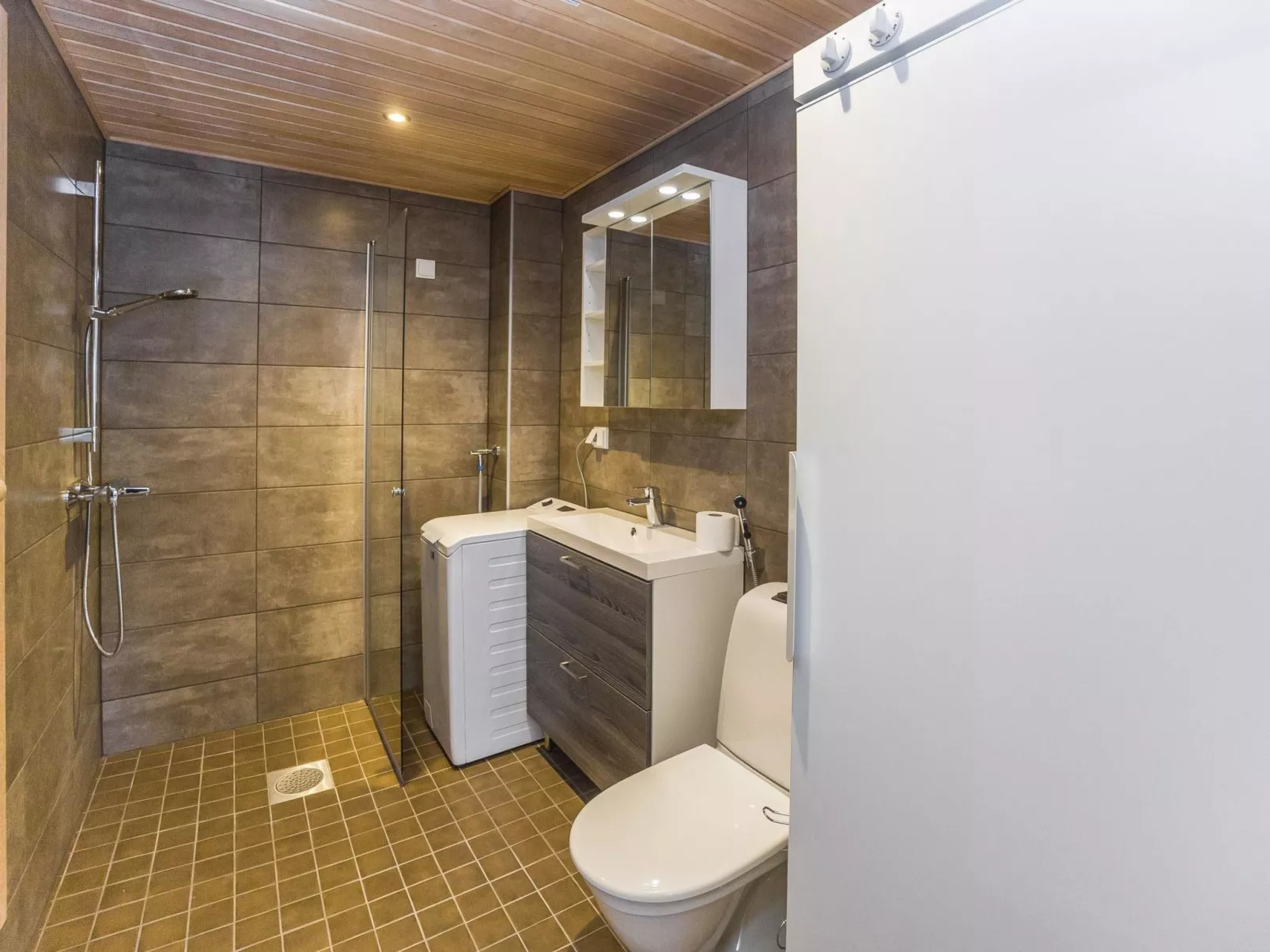 Levistar vi as. 6108-Binnen