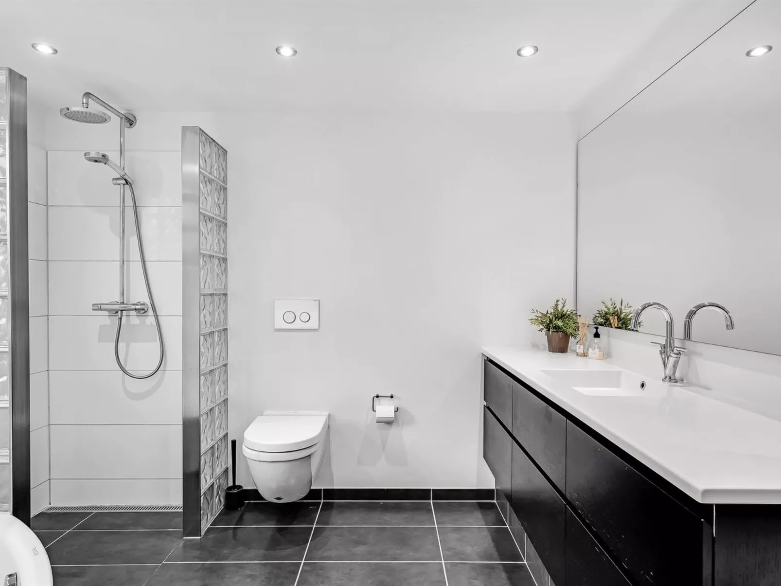 "Carlie" - 250m to the fjord-Binnen