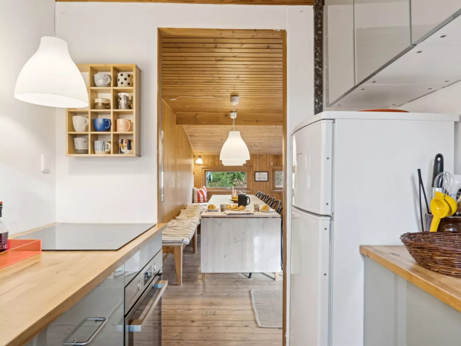 "Gunward" - 3km from the sea-Binnen