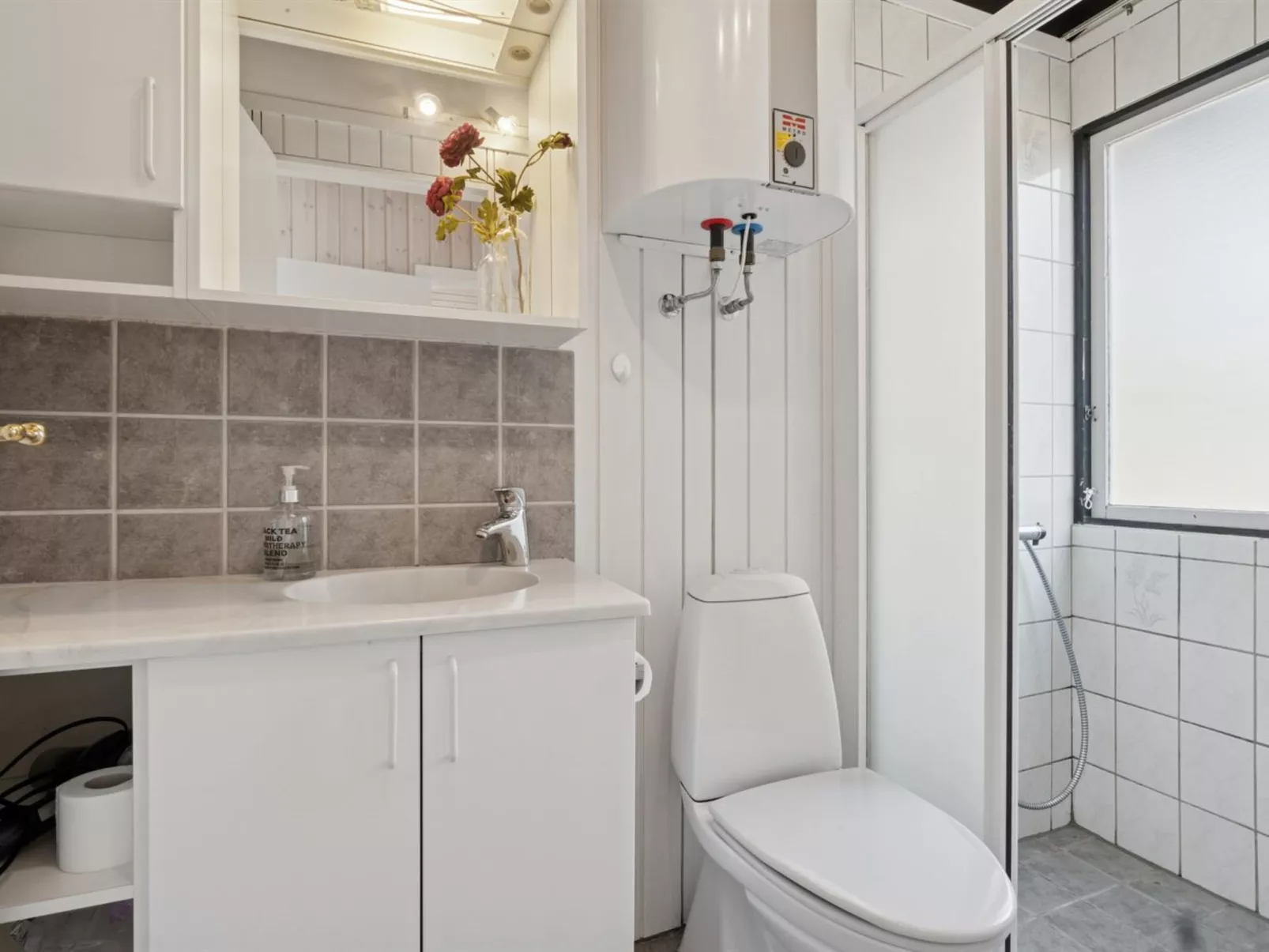 "Ahti" - 340m from the sea-Binnen