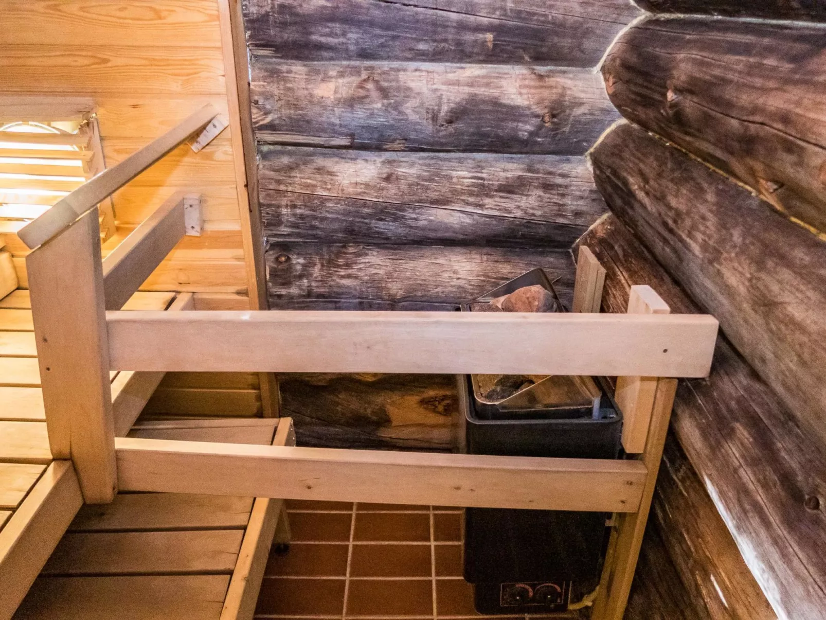 Retkietappi honkapirtti-Binnen