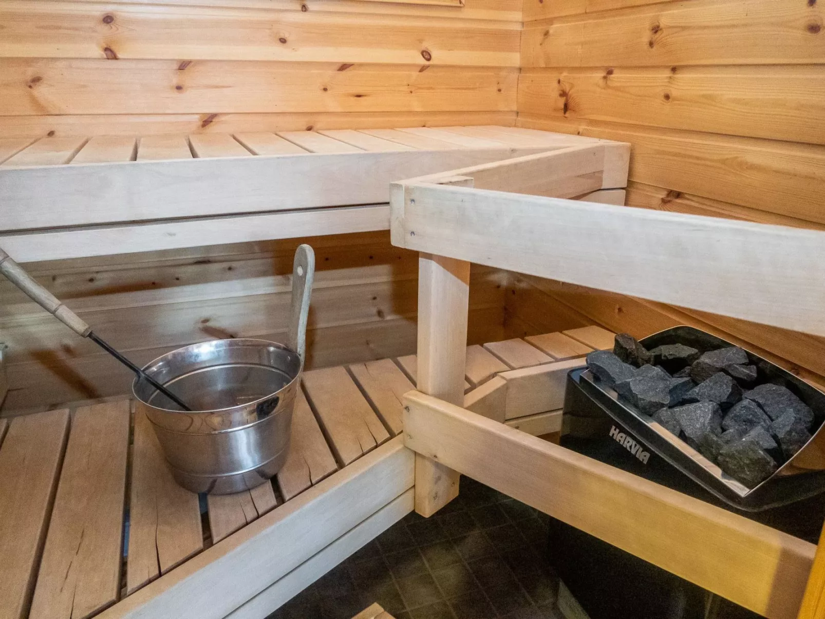 Ruka snow and sun 2-Binnen