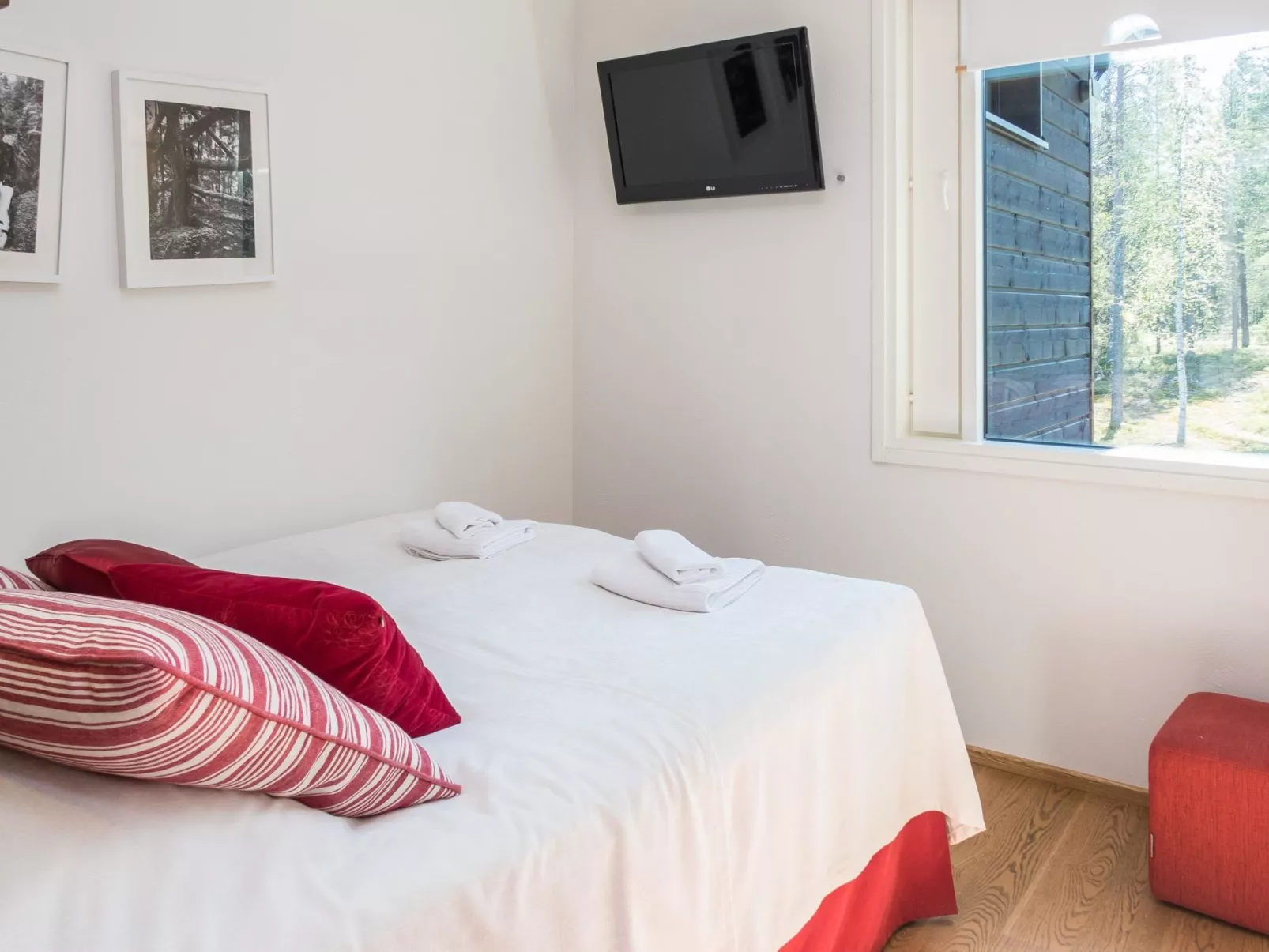 Holy lake chalet b-Binnen