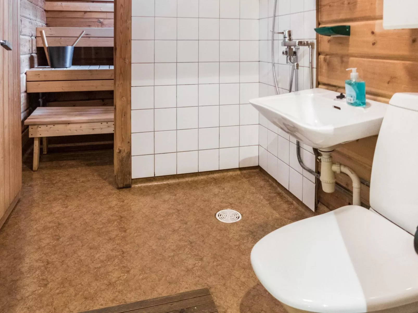 Kelokaltiokylä 17-Binnen