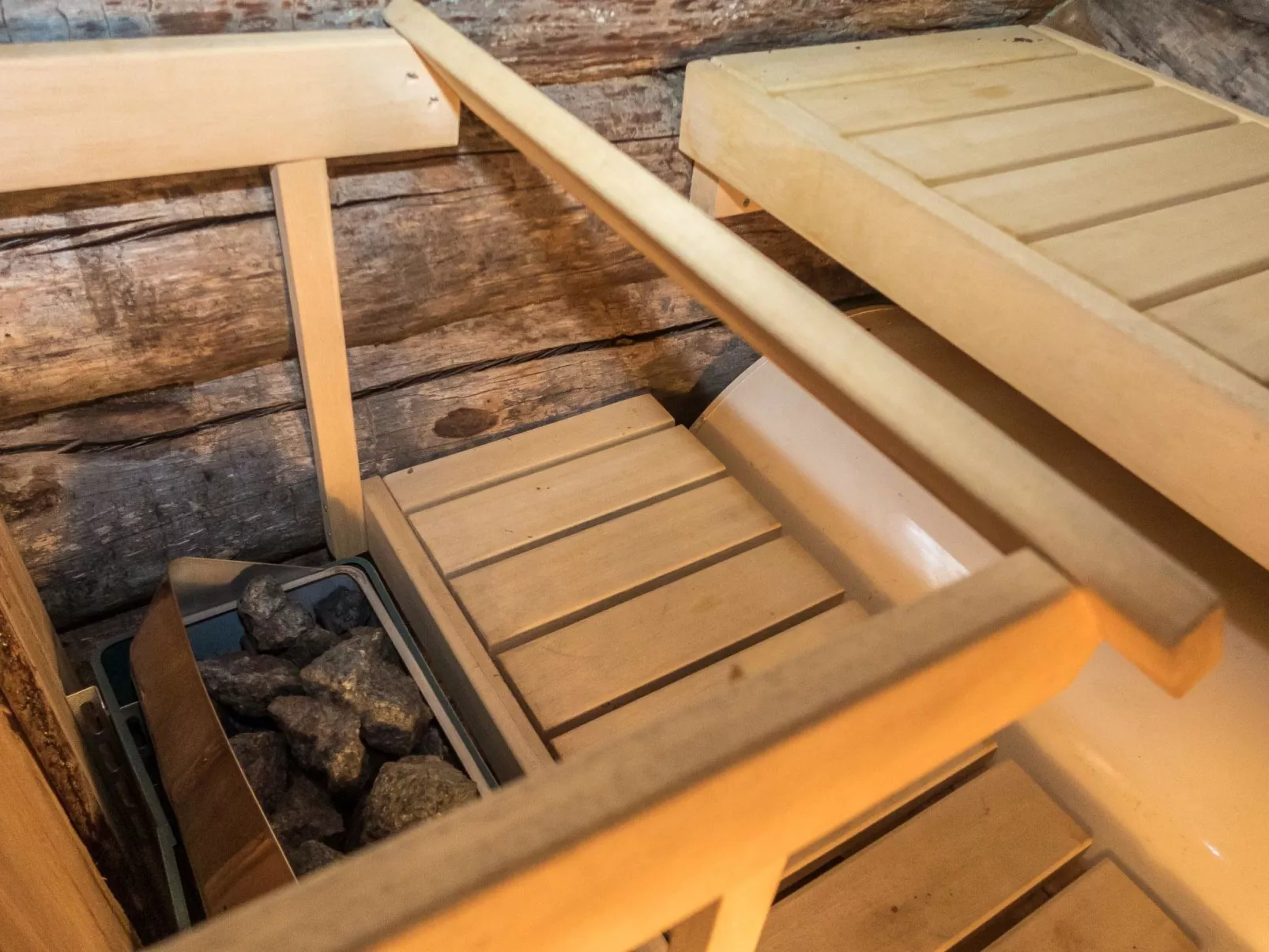 Otsolanhovi b 8-Binnen