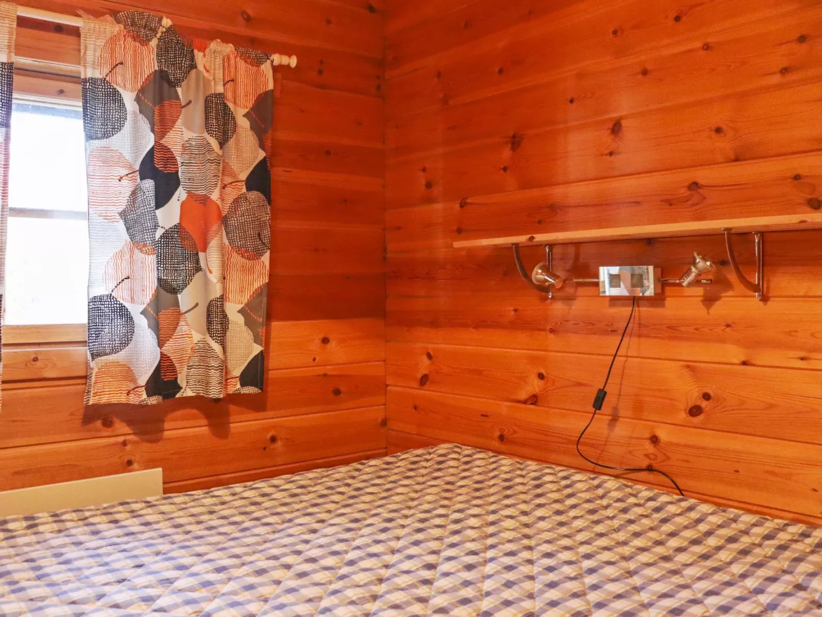 Alppitalo mökki-Binnen