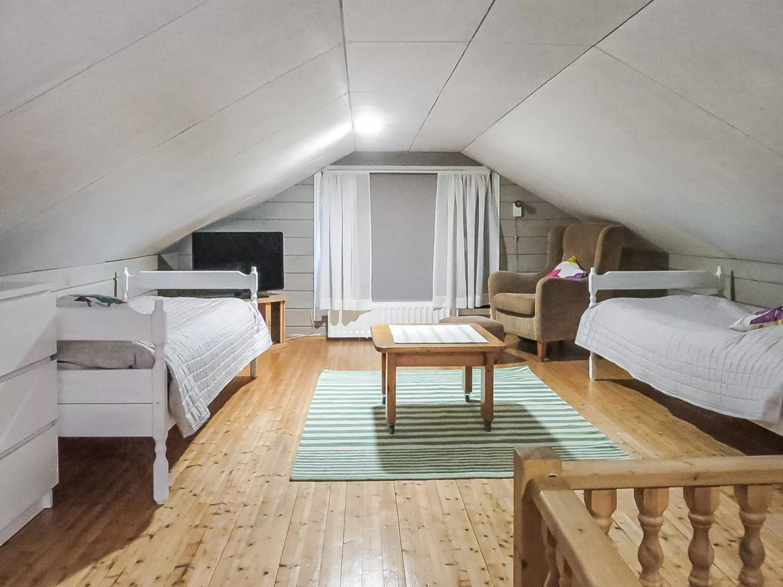 Ukkorinne mökki-Binnen