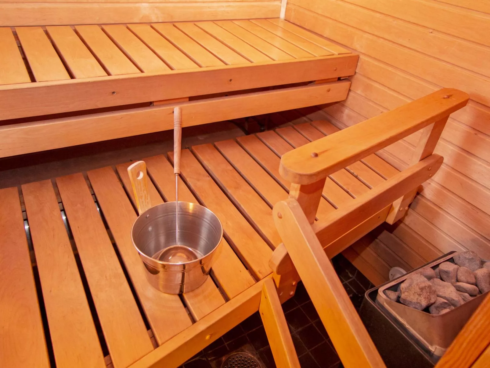 Lomasyväri 810-Binnen