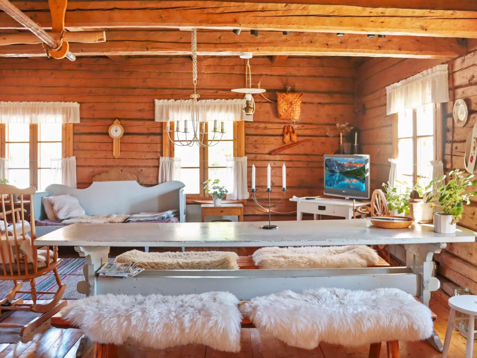 Laattajan hirsipirtti-Binnen