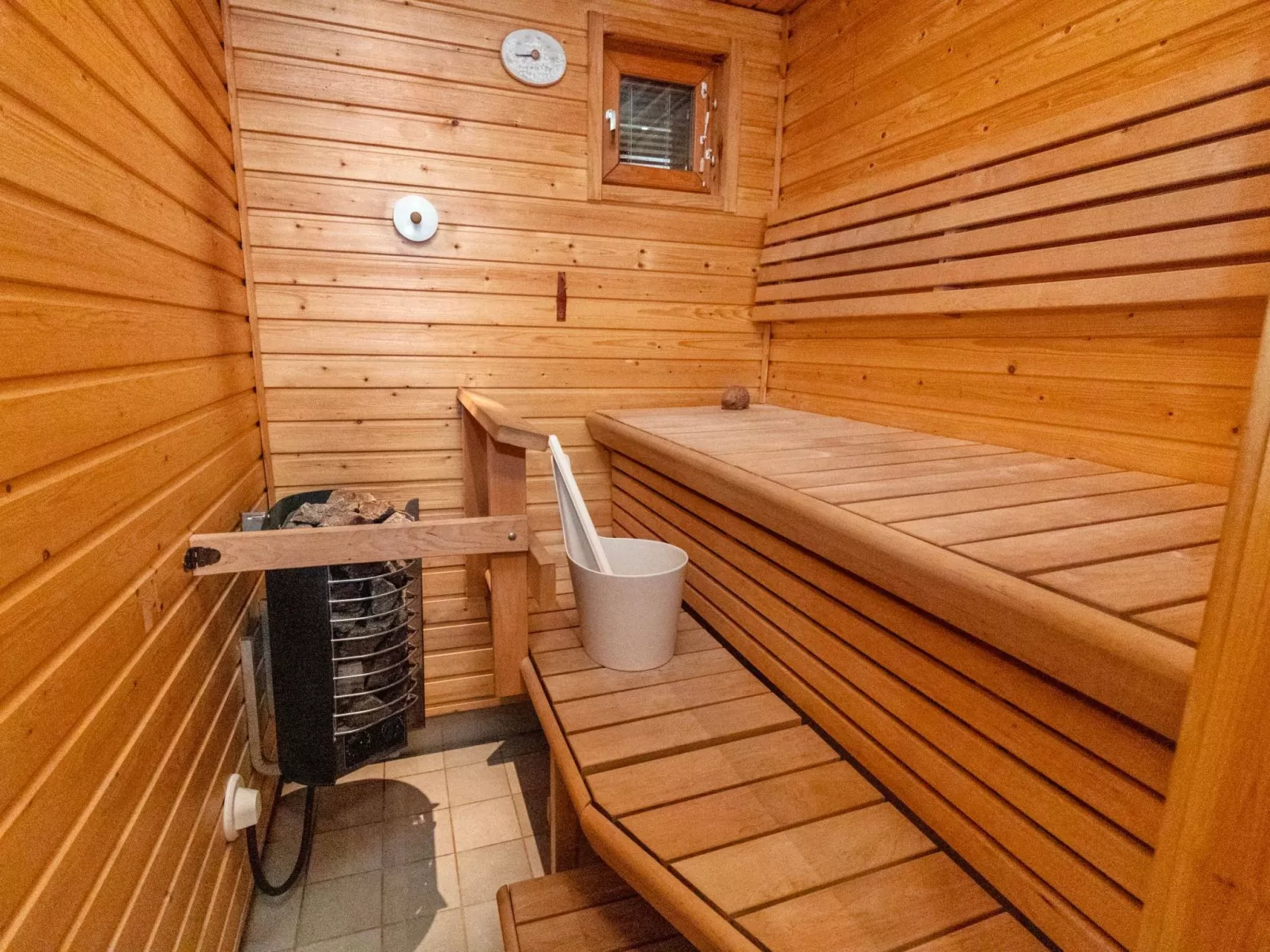 Karhunvartijan linna a4-Binnen