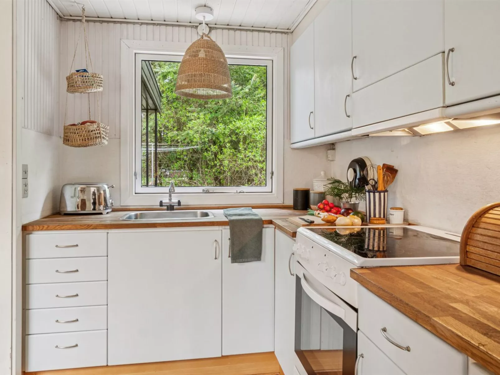 "Tatyana" - 1.6km from the sea-Binnen