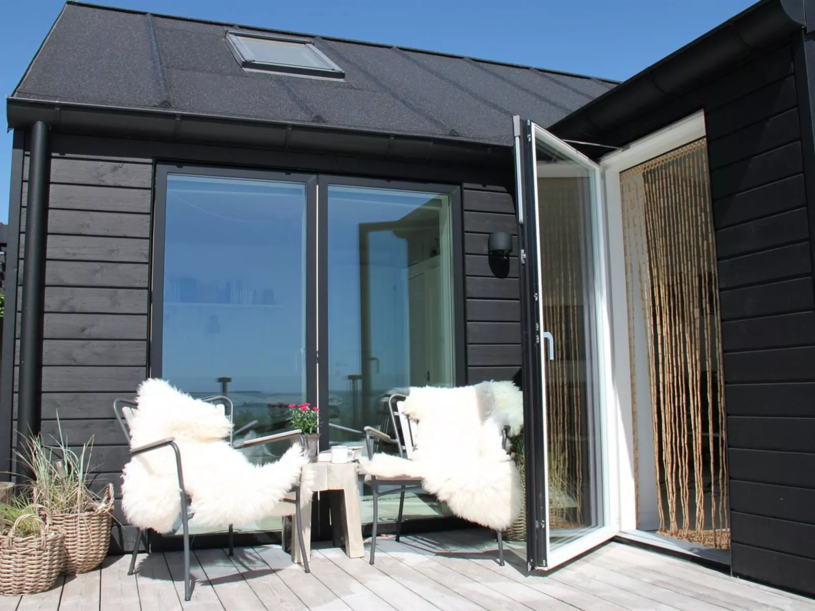 "Valia" - 20m from the sea-Buiten