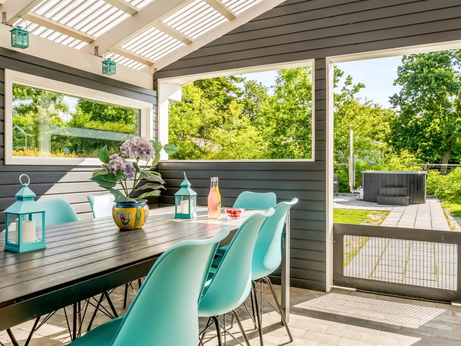 "Rathi" -  from the sea-Buiten