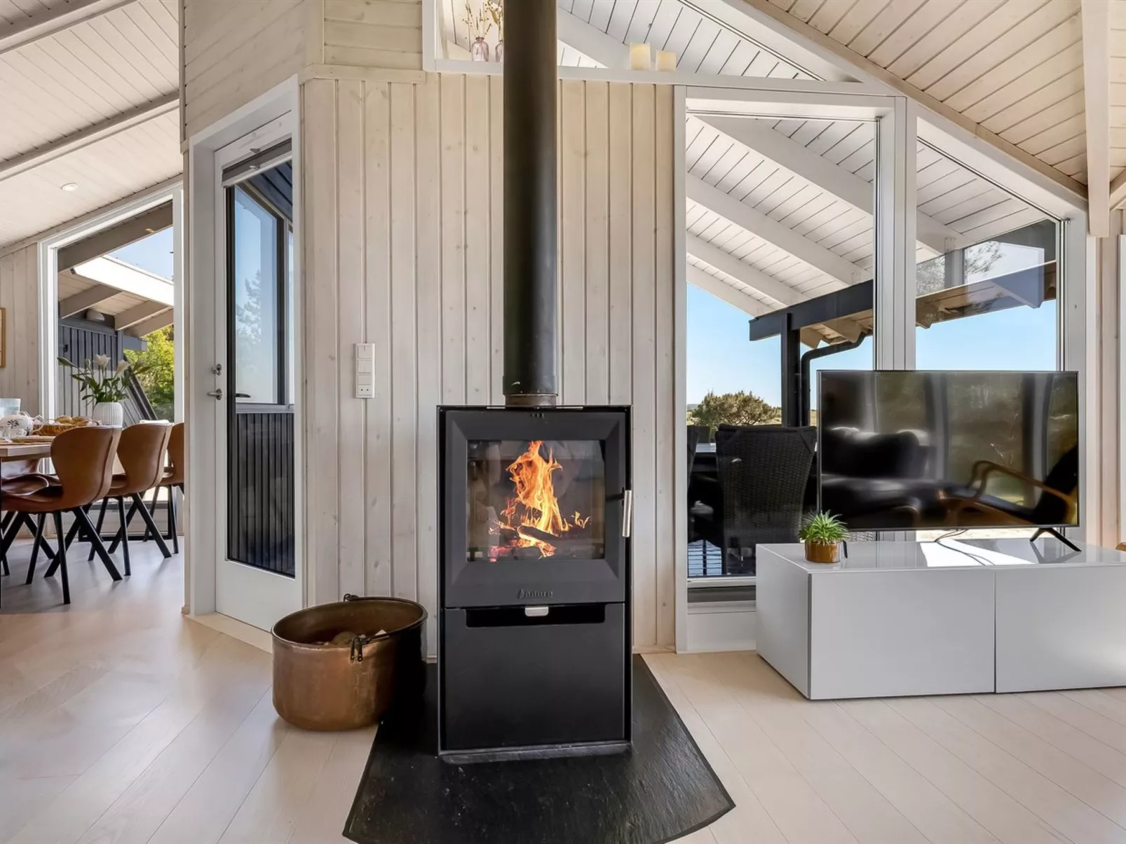 "Ama" - 250m from the sea-Binnen