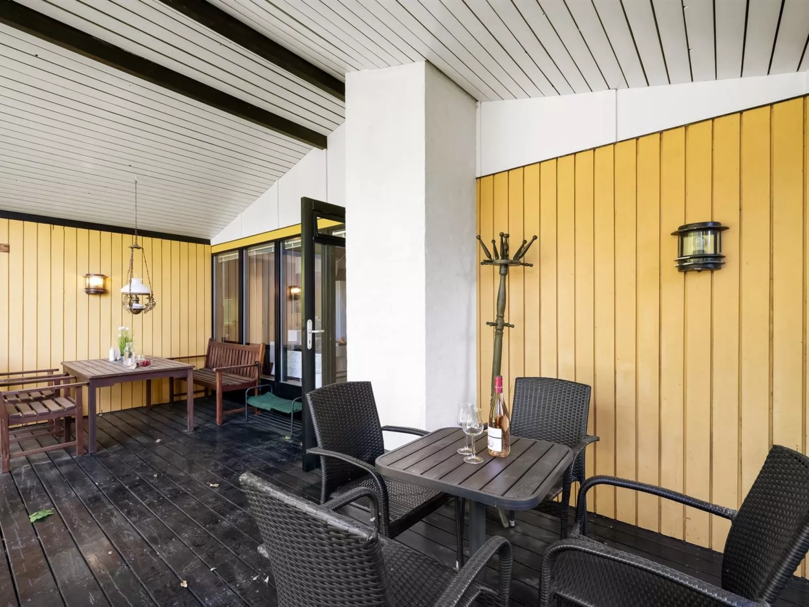 "Tenaya" - 200m to the fjord-Buiten