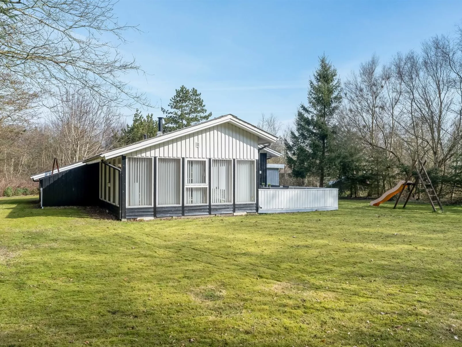 "Iris" - 200m to the fjord-Buiten