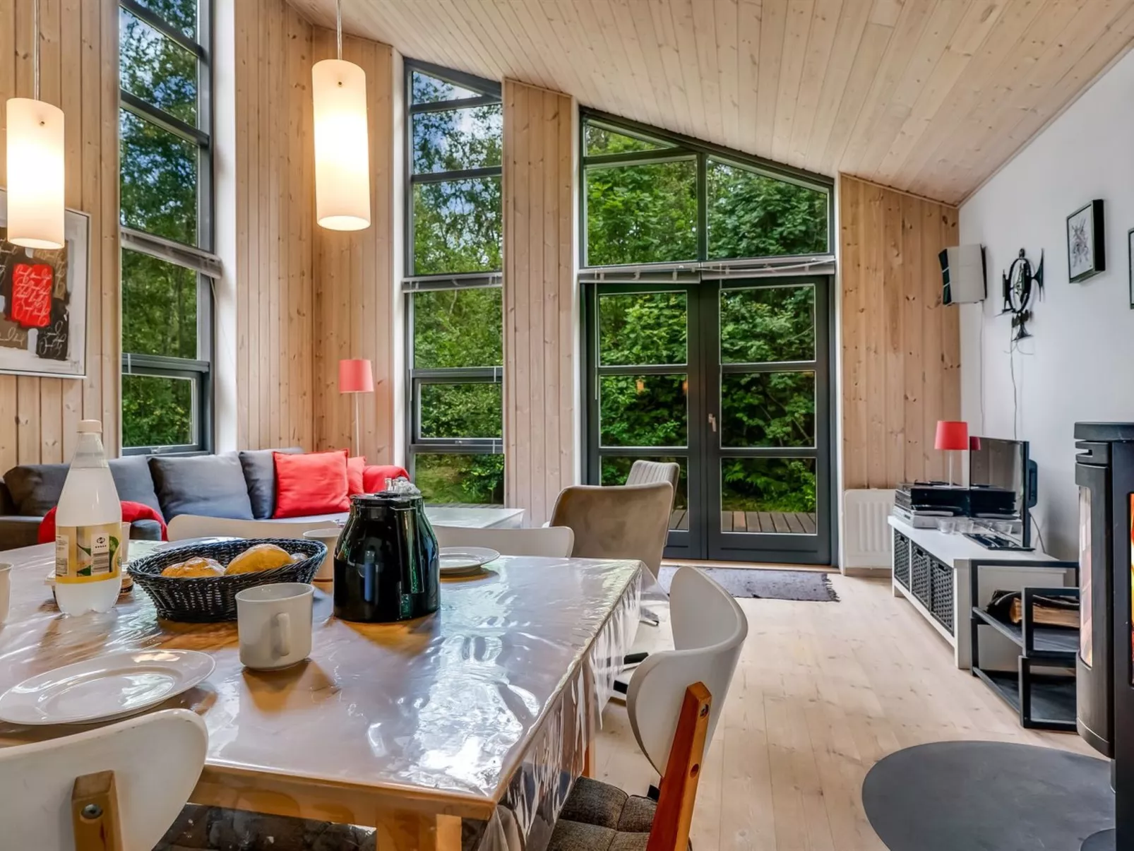 "Suna" -  from the sea-Binnen