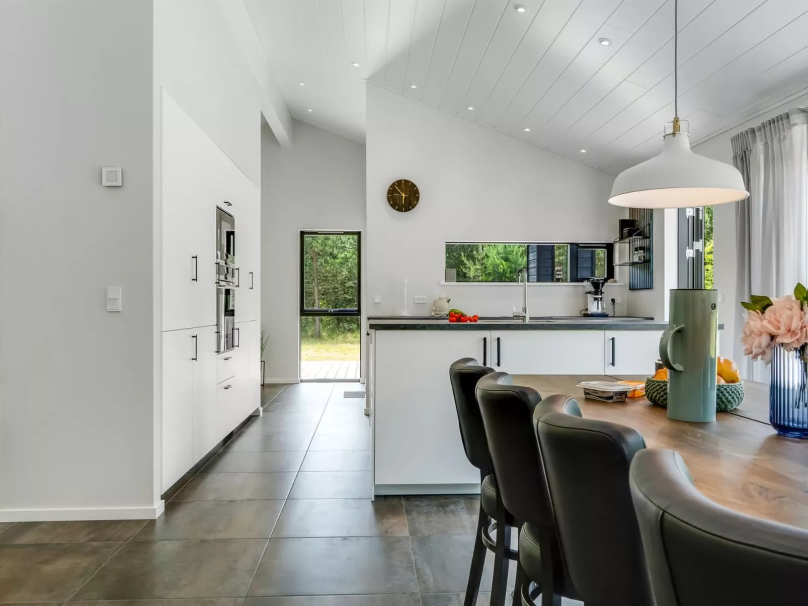 "Sighvat" - 300m from the sea-Binnen