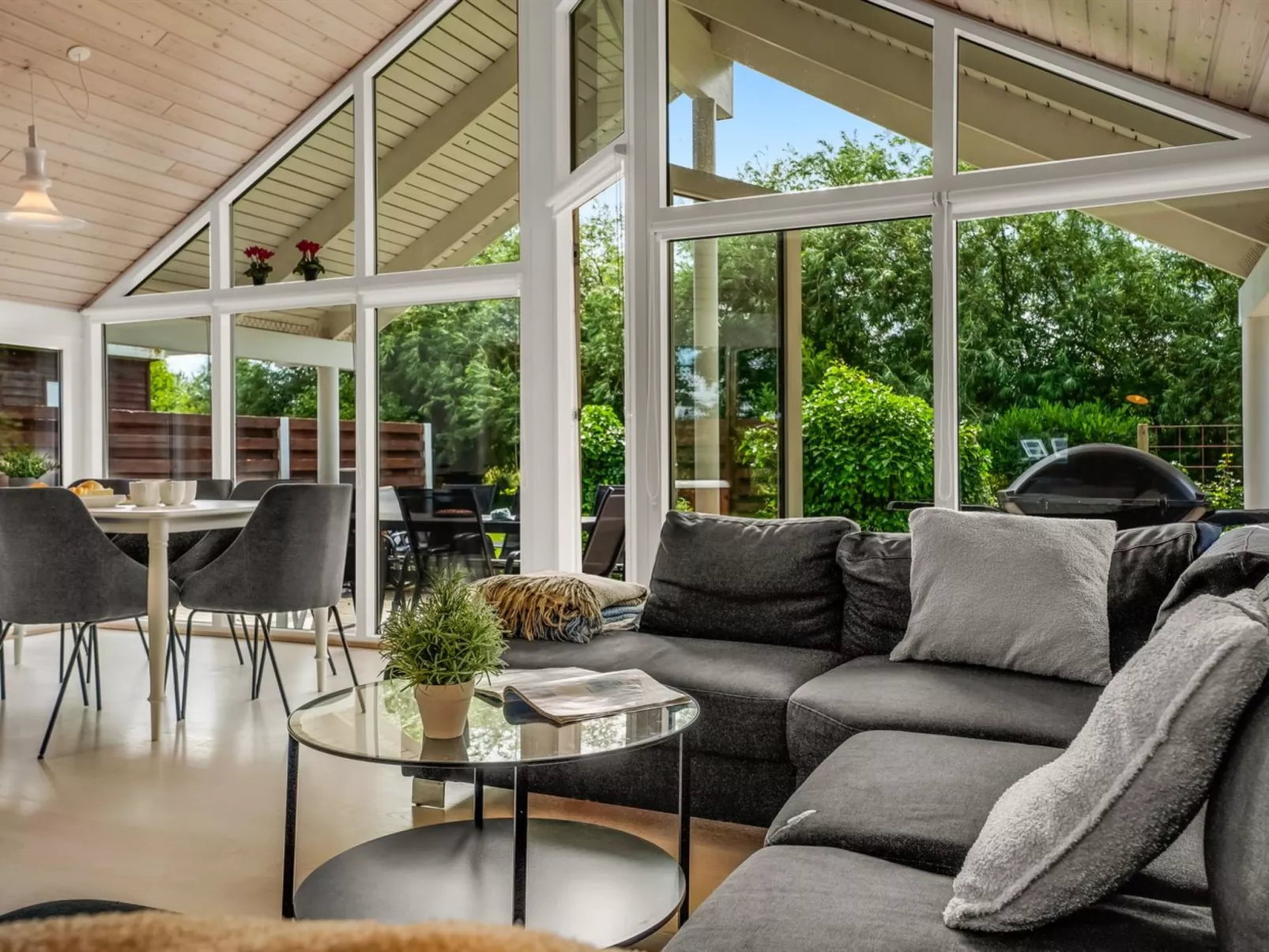 "Mika" - 800m from the sea-Binnen