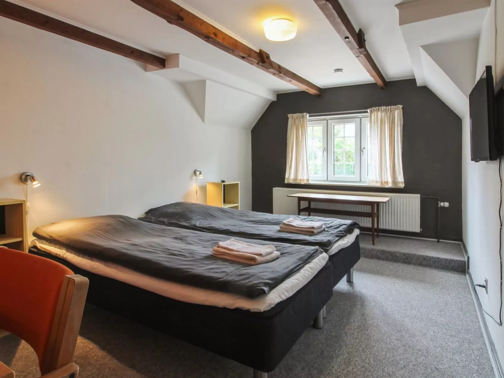 "Henrieke" - 10km from the sea-Binnen