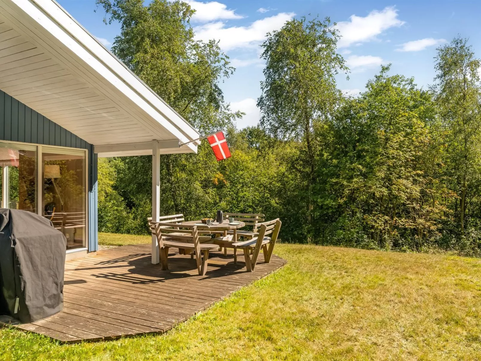 "Elizabeth" - 150m to the fjord-Buiten