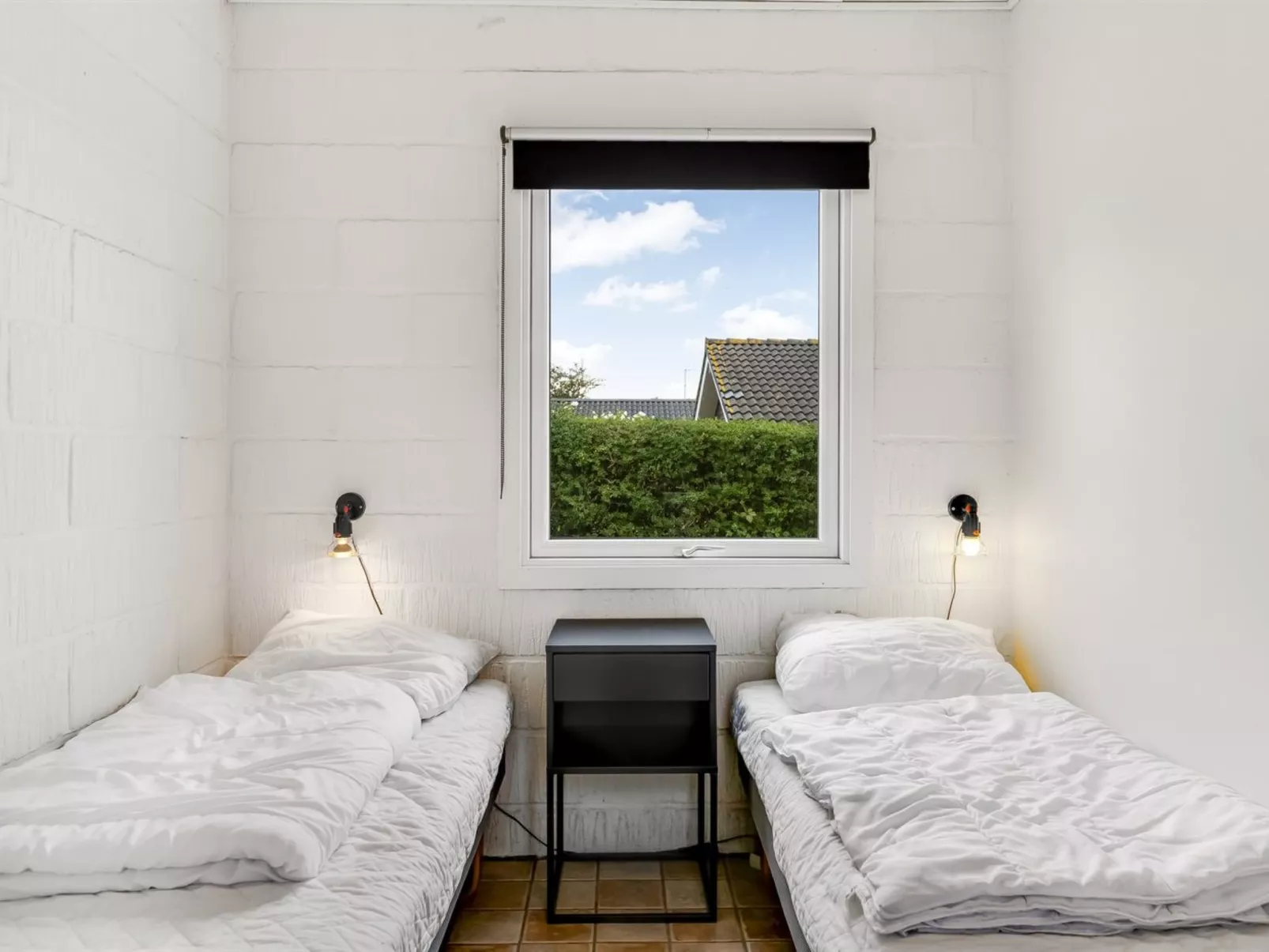 "Gudmund" - 50m from the sea-Binnen