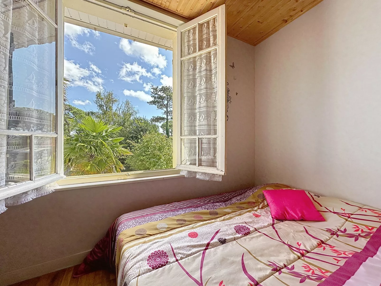 Les Vents Doux-Binnen