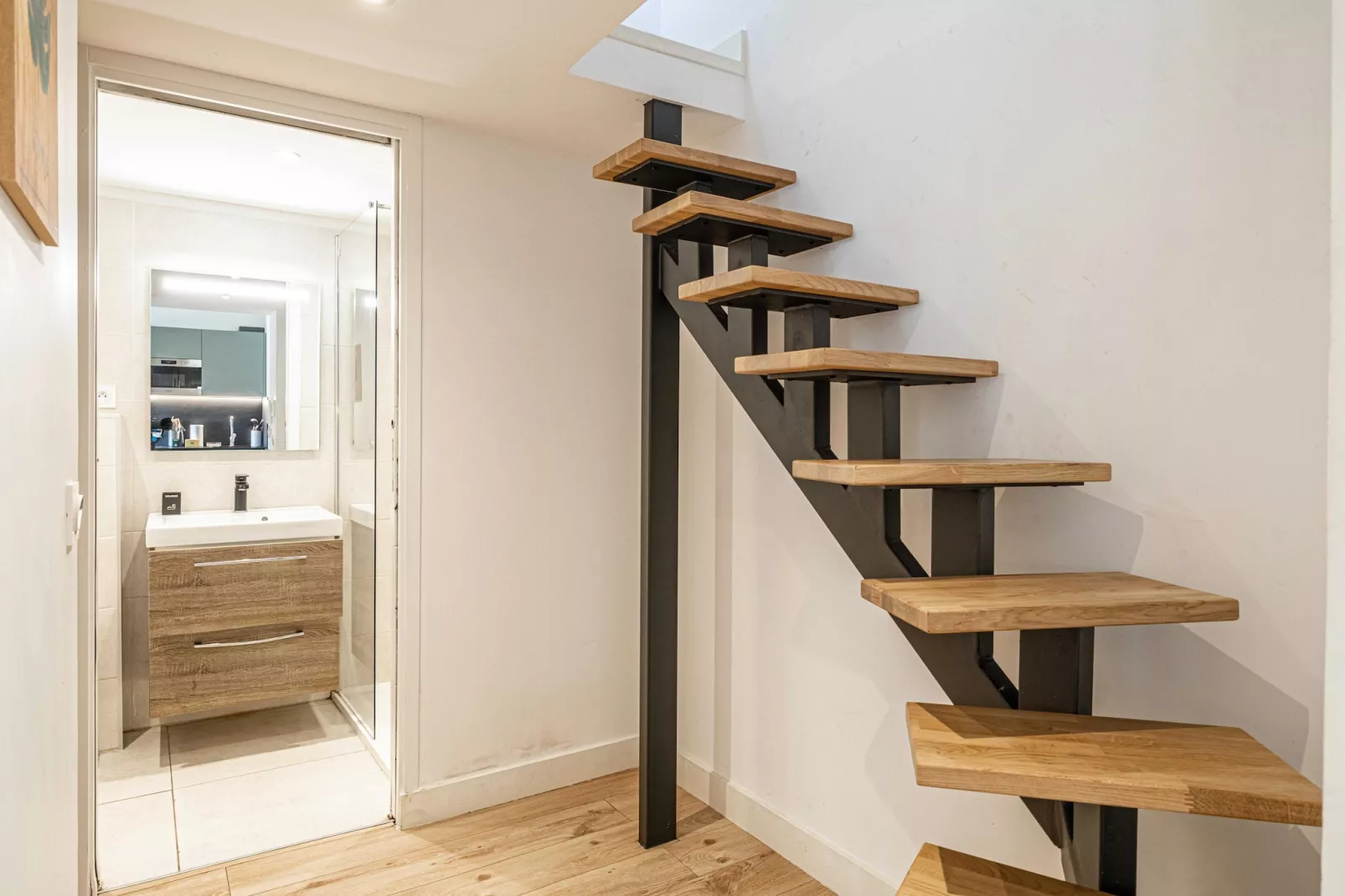 GF-11-GARIBALDI-101-Badkamer