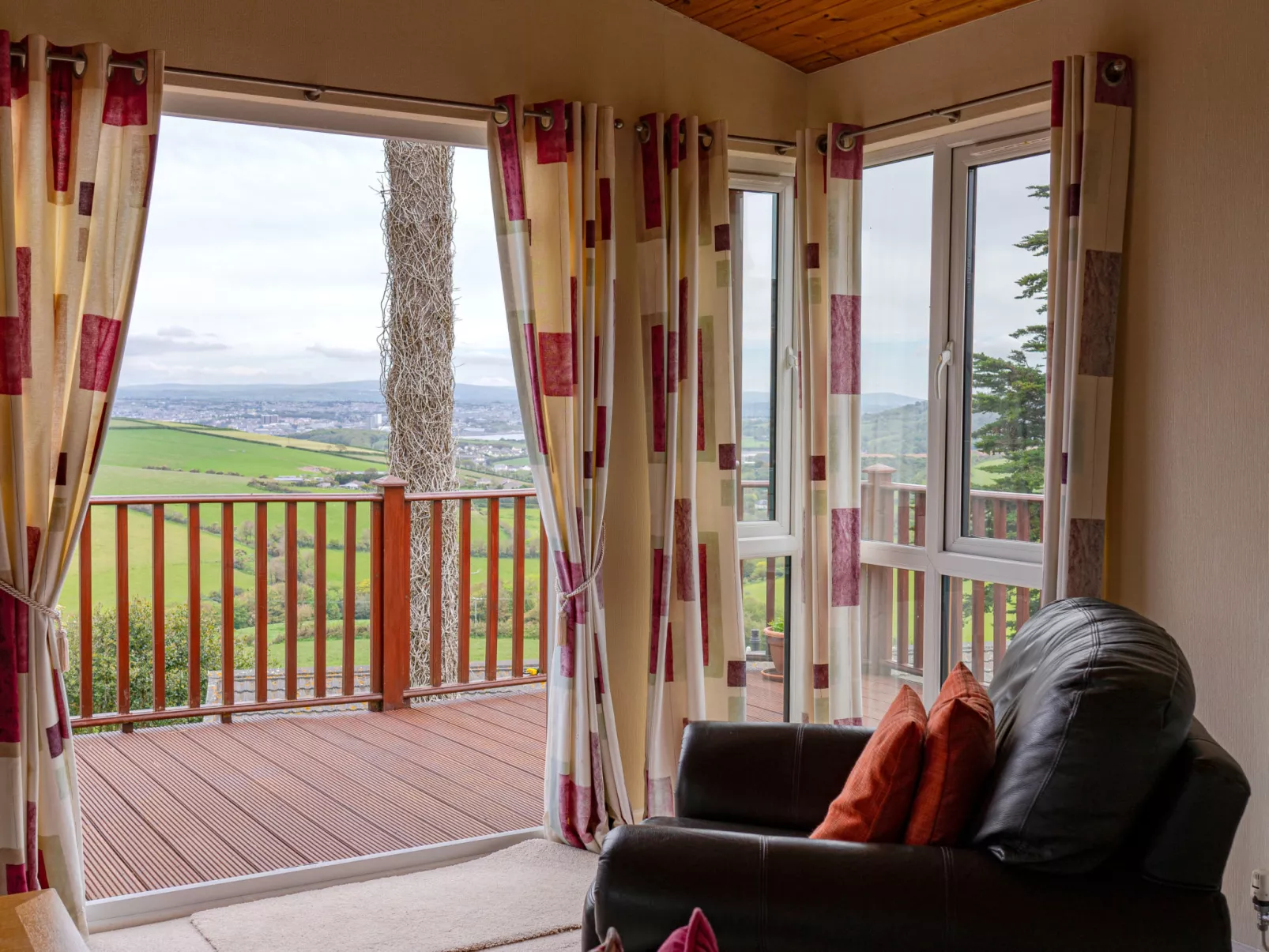 Whitsand Bay Lodge-Binnen