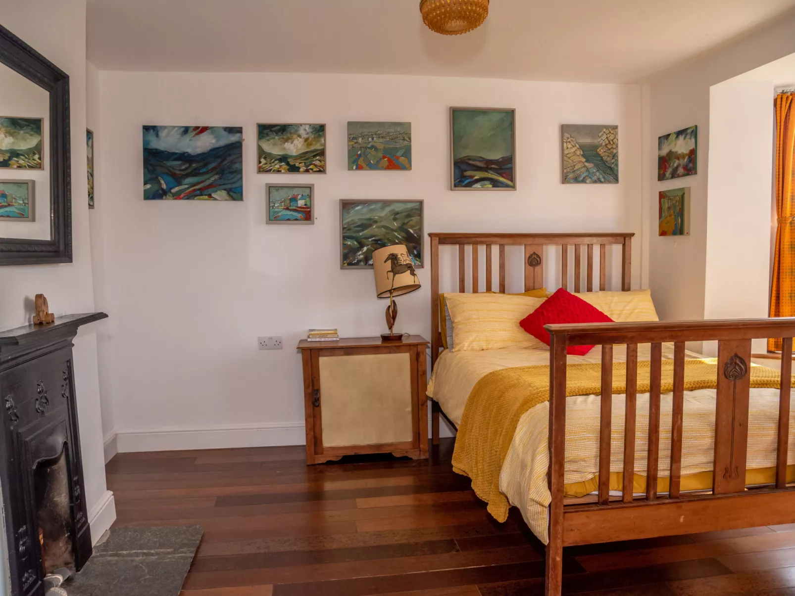 Western Watch-Binnen