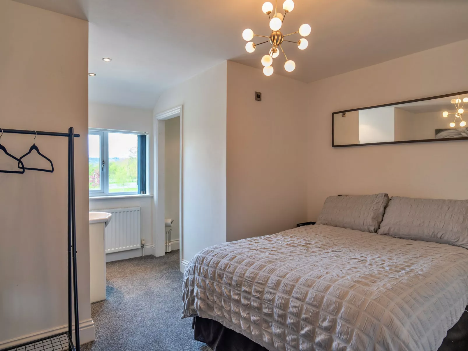 Stone Bow Farmhouse-Binnen