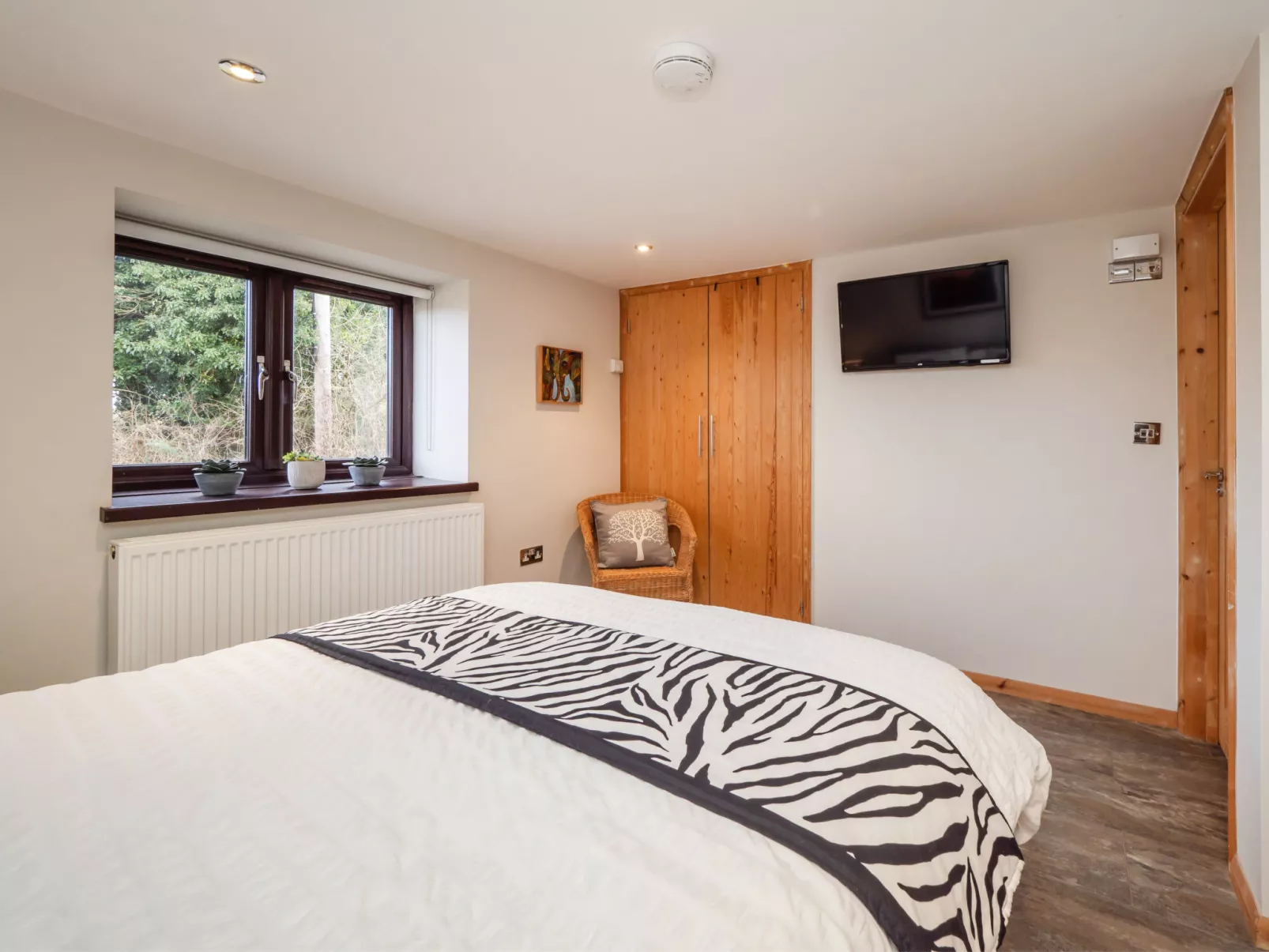 Pottles Cottage-Binnen