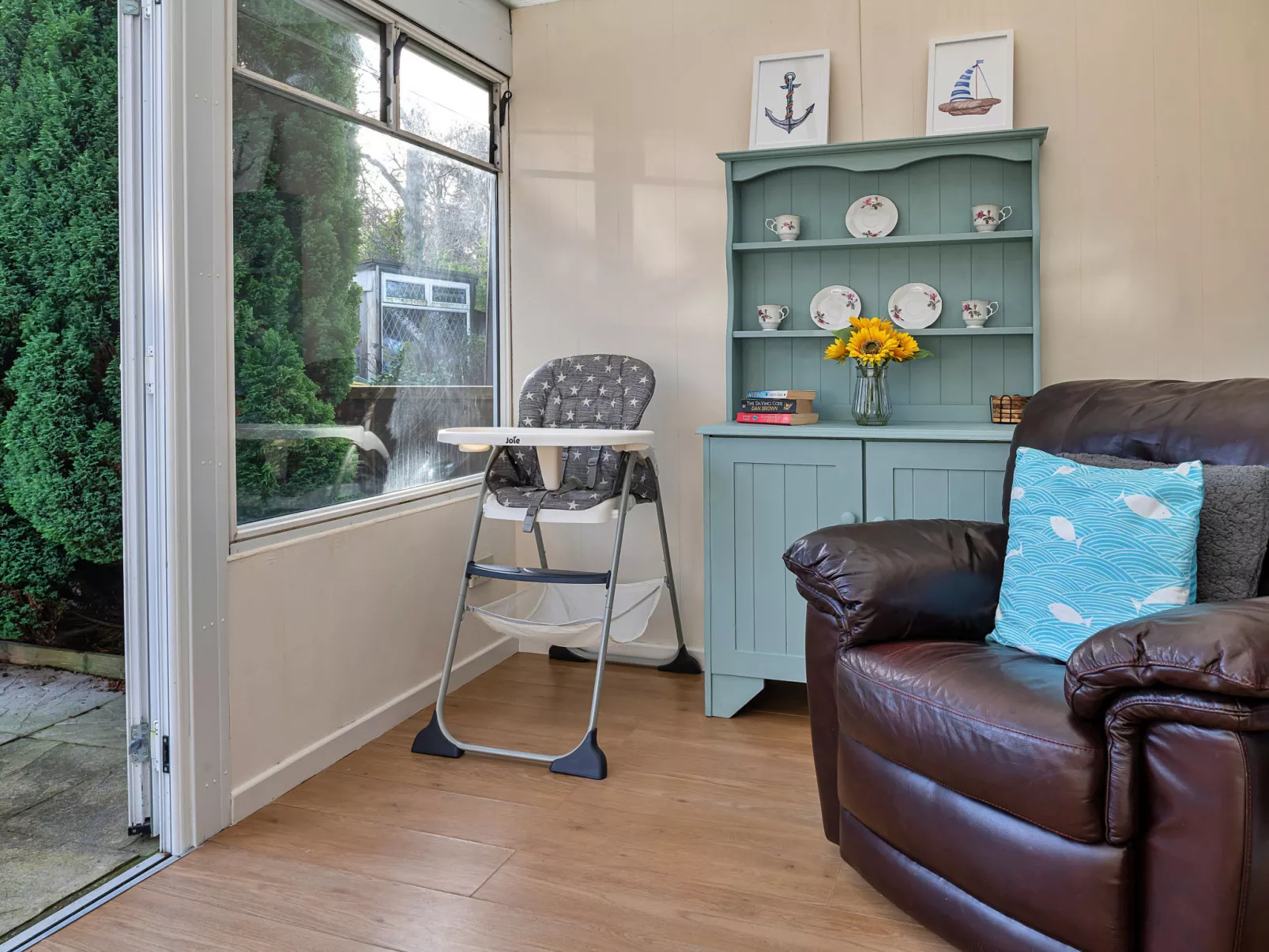 37 Bro Enddwyn-Binnen