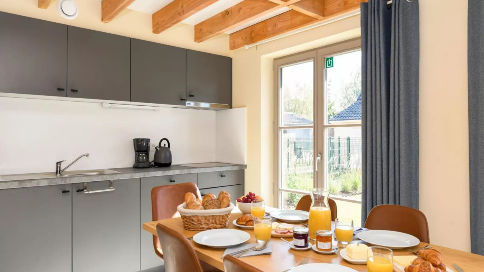 Westhinder II H54-Eetkamer