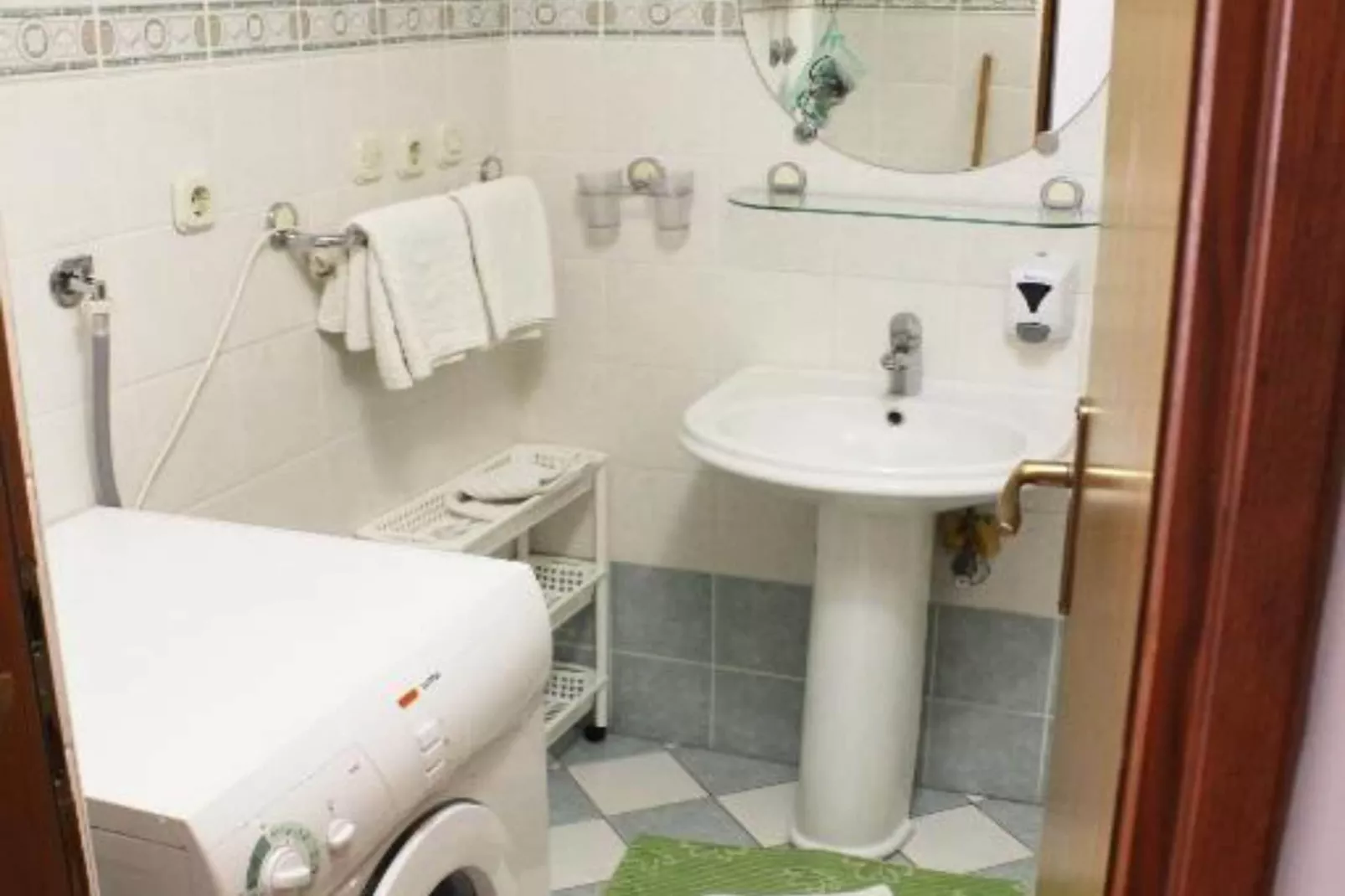 Apartments Pansion Franka 3* - Studio Apartment with Sea View - APT 1B-Badkamer