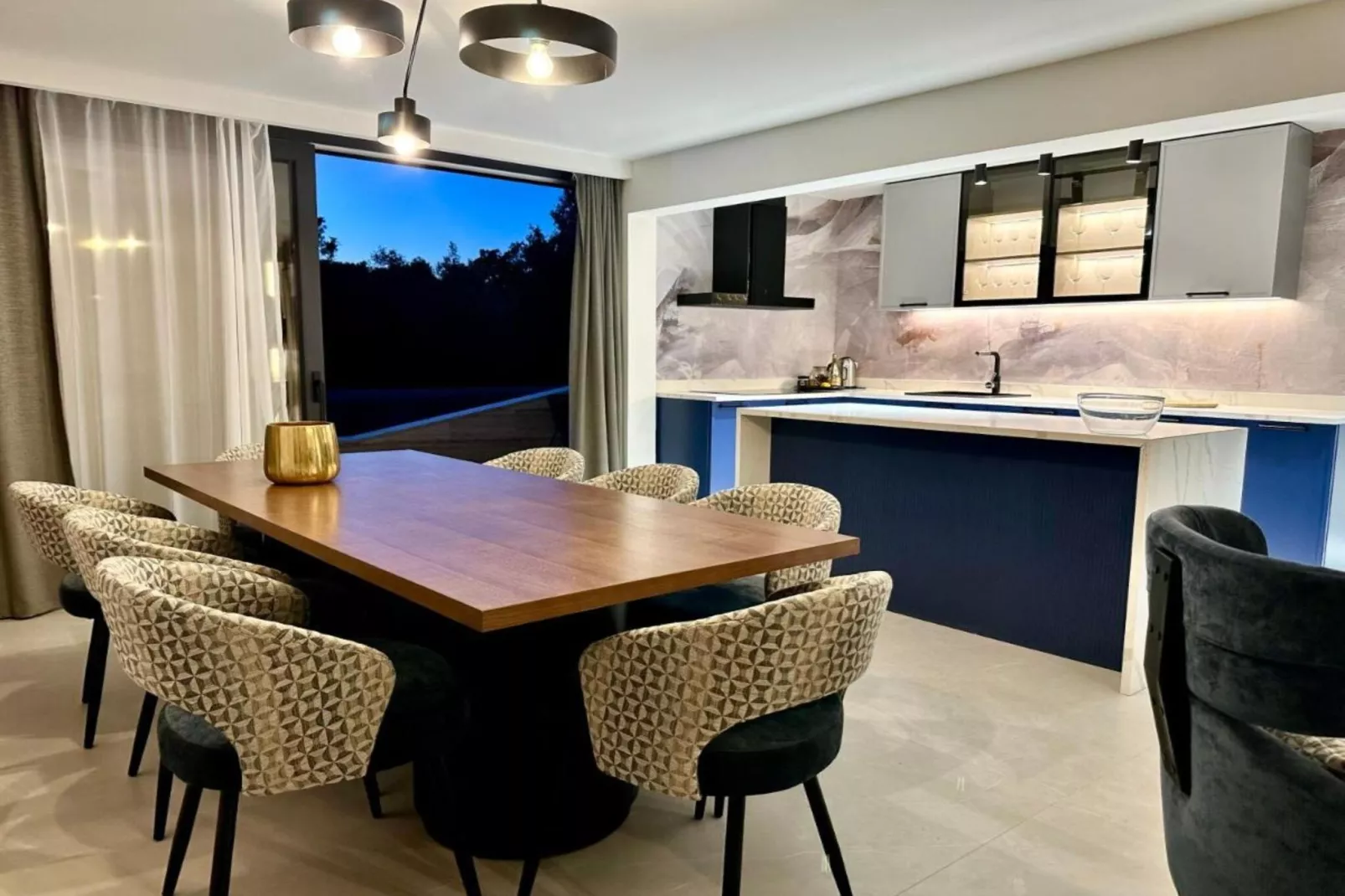 Leonarda Waterfront Residences-Two-Bedroom Apartment with private pool (The Bayfront One) -S5-Keuken