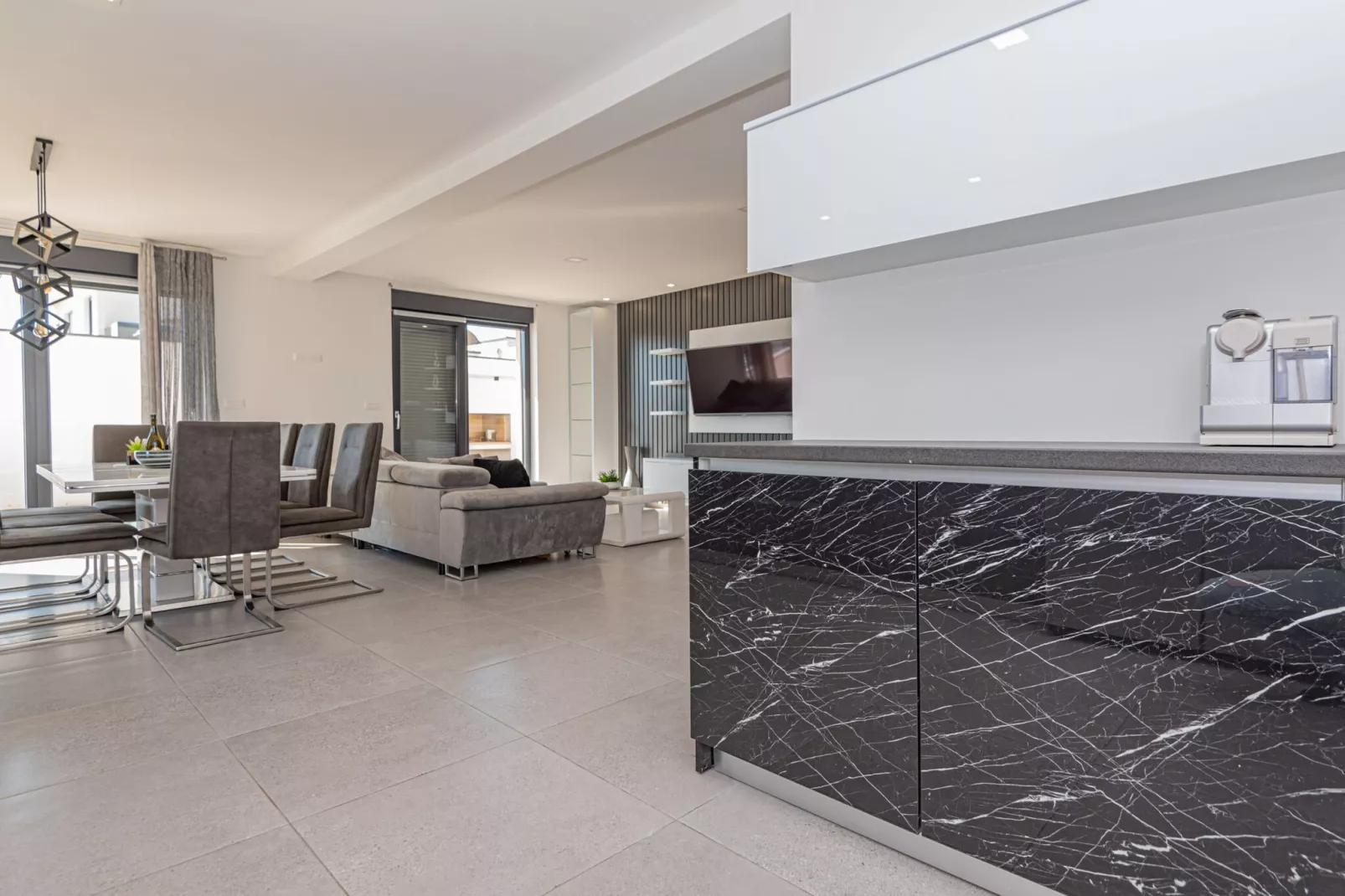 Four-Bedroom Villa With Pool-Keuken