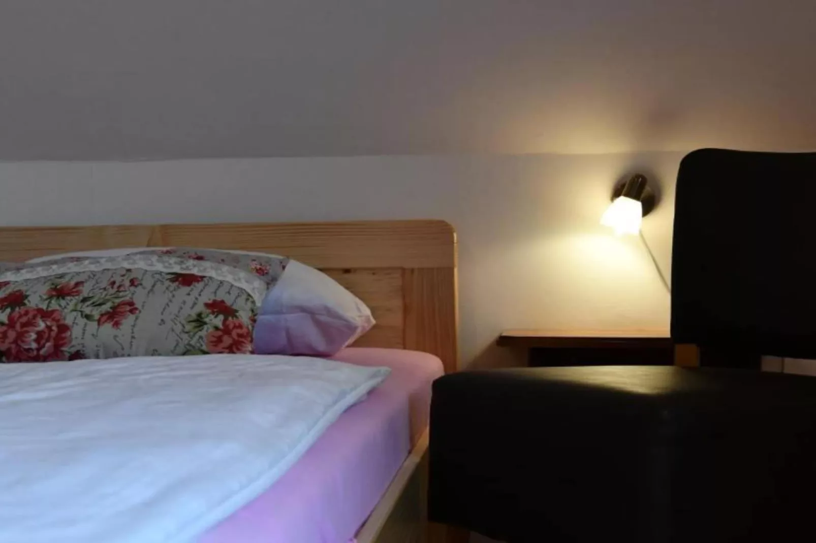 Holiday Apartment Vuković - Three Bedroom Holiday Home With Terrace-Slaapkamer