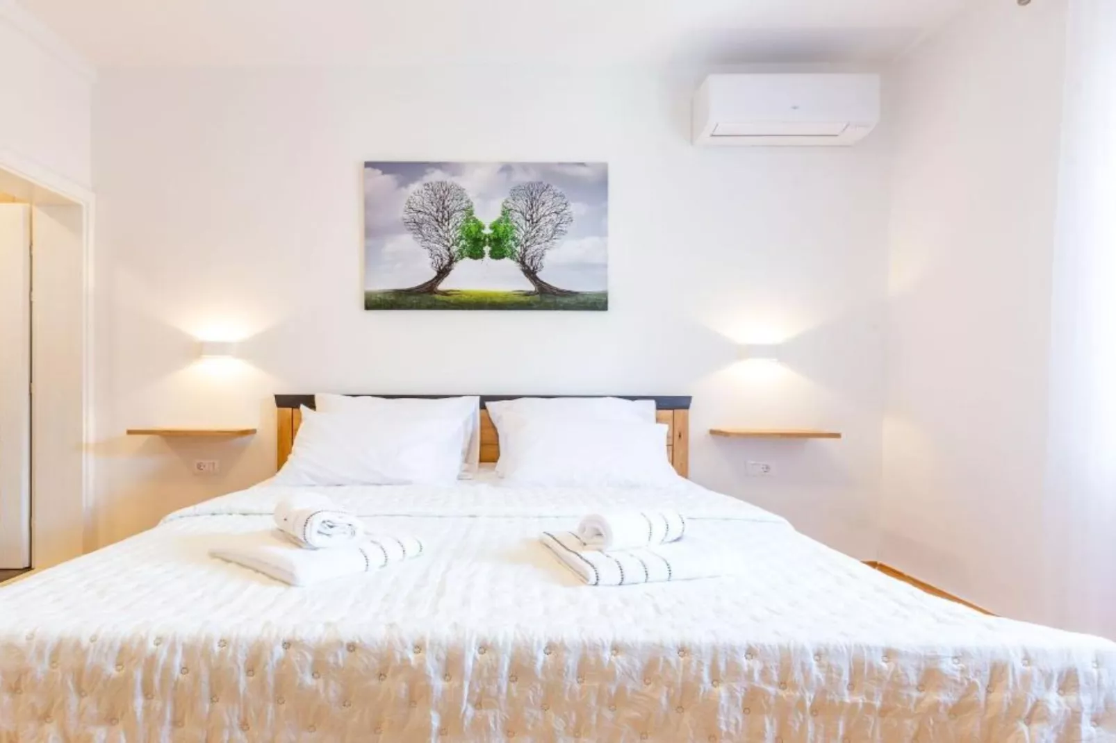 Peaceful Murvica Villa Pool, Garden, and Modern Comfort - Two Bedroom Holiday Home with Private Pool-Slaapkamer