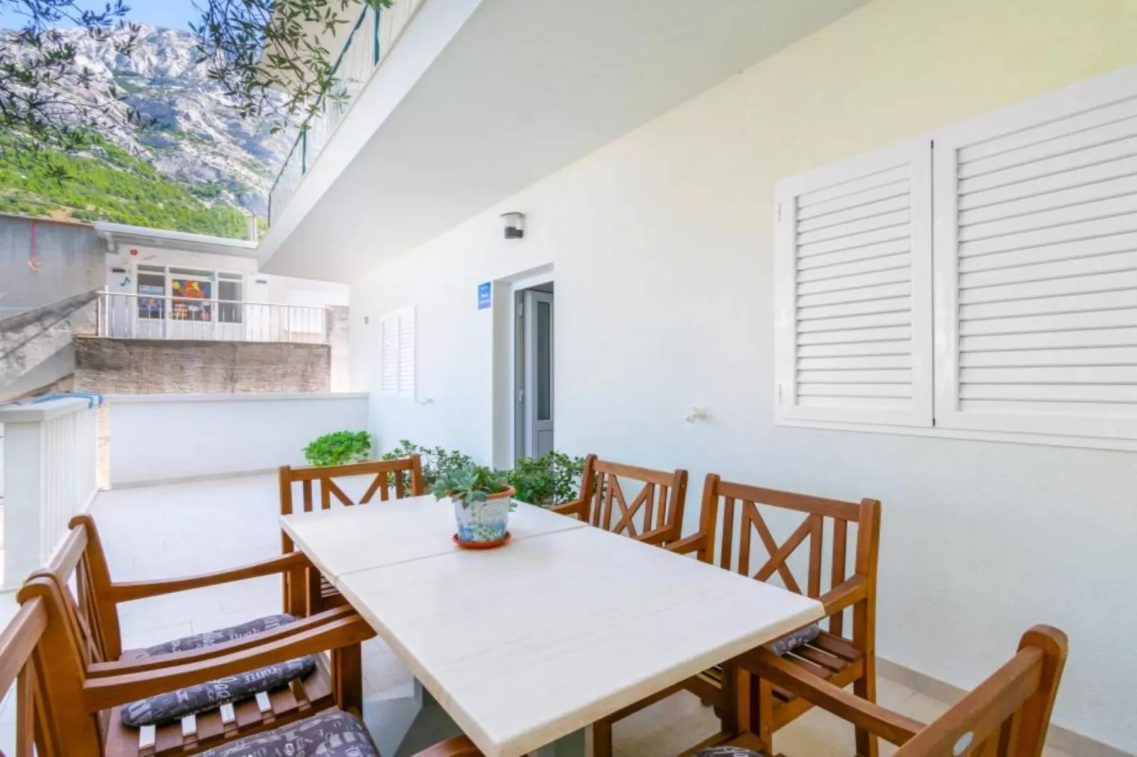 Apartment Pavlov - Three Bedroom Apartment with Terrace-Terrasbalkon